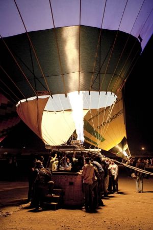 c17-valley of the kings dawn balloon ride inflating 1 sm.jpg